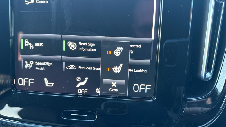 Volvo Xc40 1.5 T4 Recharge PHEV Plus Dark 5dr Auto Estate